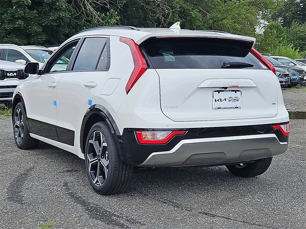 New 2025 Kia Niro EX Touring image 4