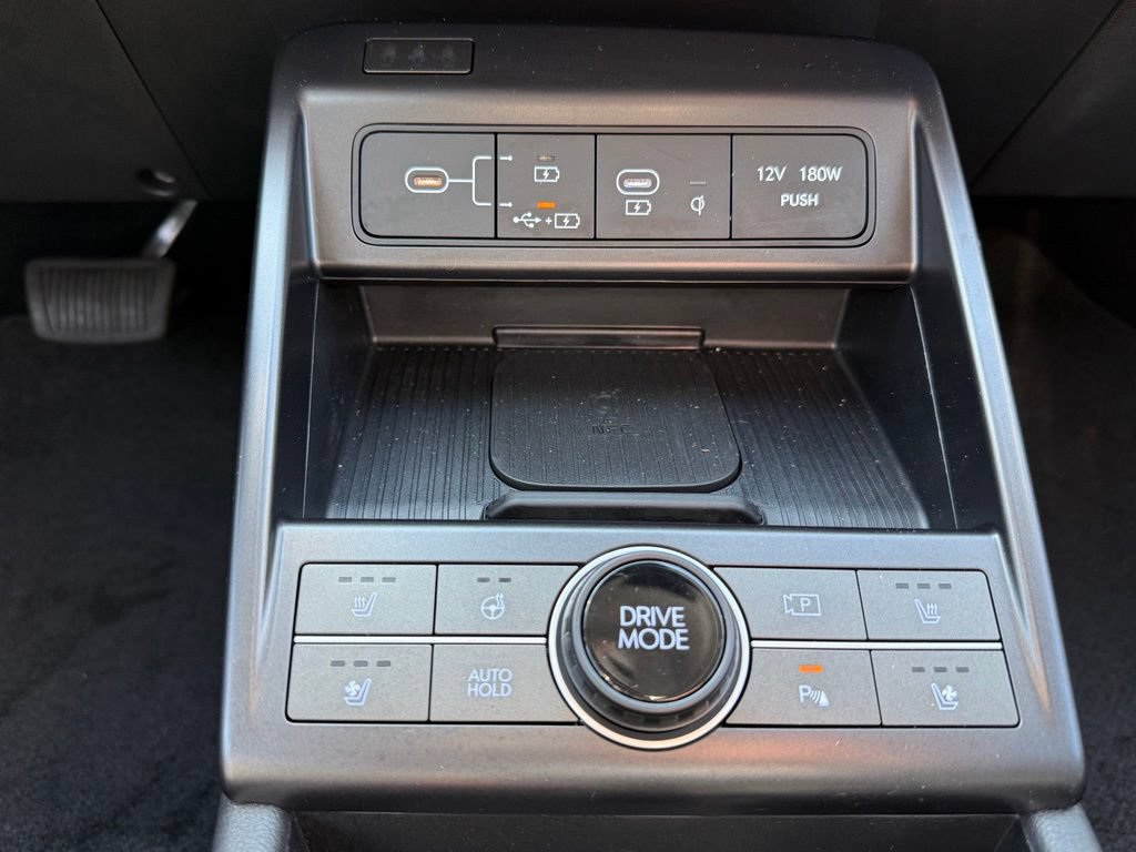 Certified 2025 Hyundai Kona Limited FWD image 24