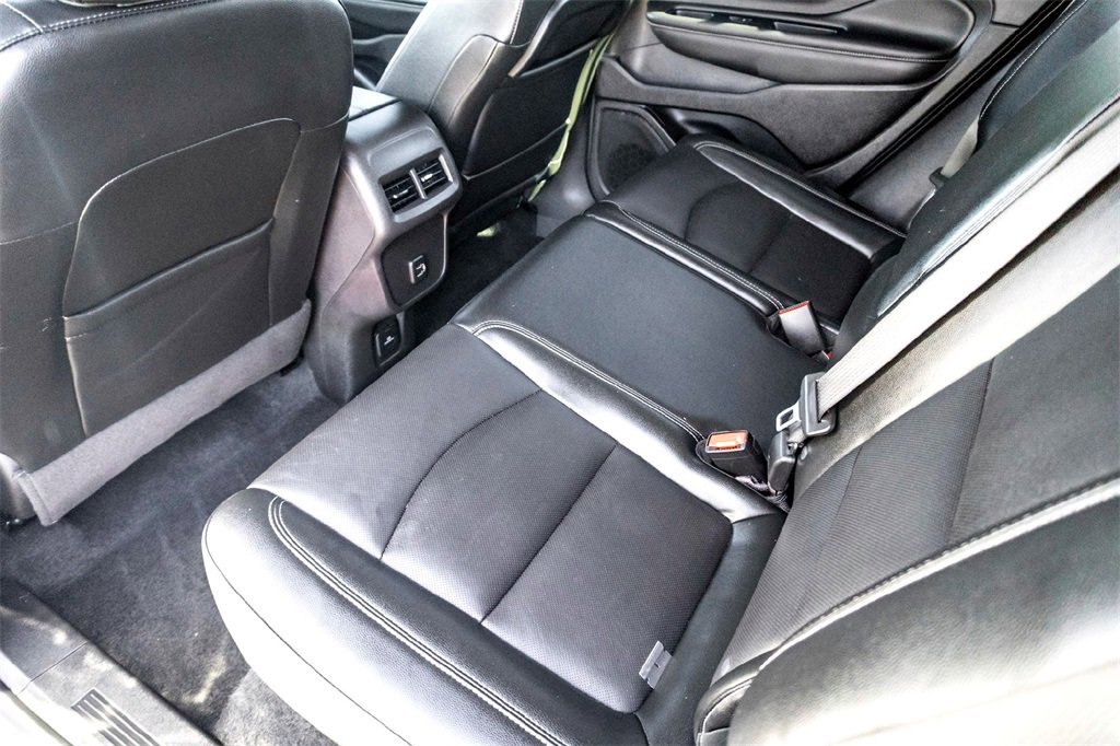 Used 2024 GMC Terrain SLT image 29