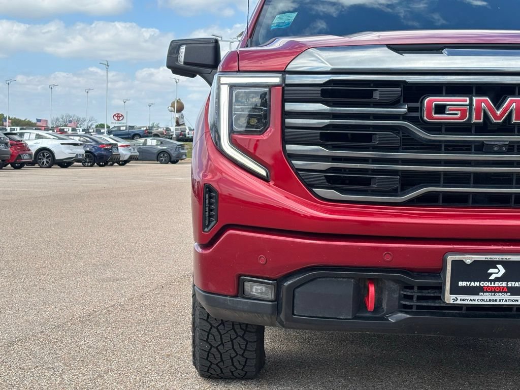 Used 2024 GMC Sierra 1500 AT4 w/ Technology Package AWD/4WD image 4
