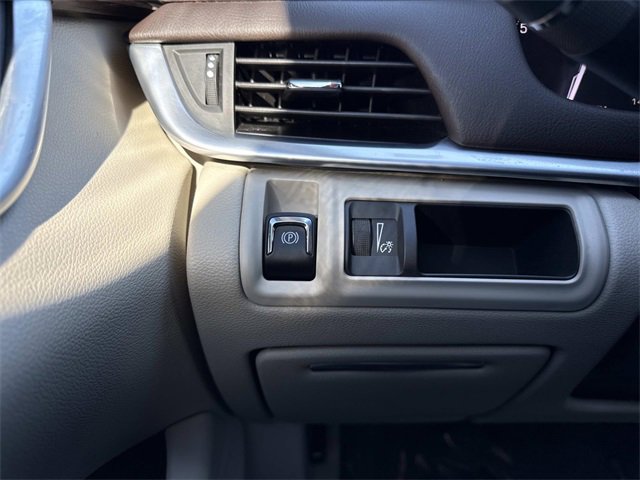 Used 2017 Cadillac XTS Luxury w/ Driver Awareness Package image 27