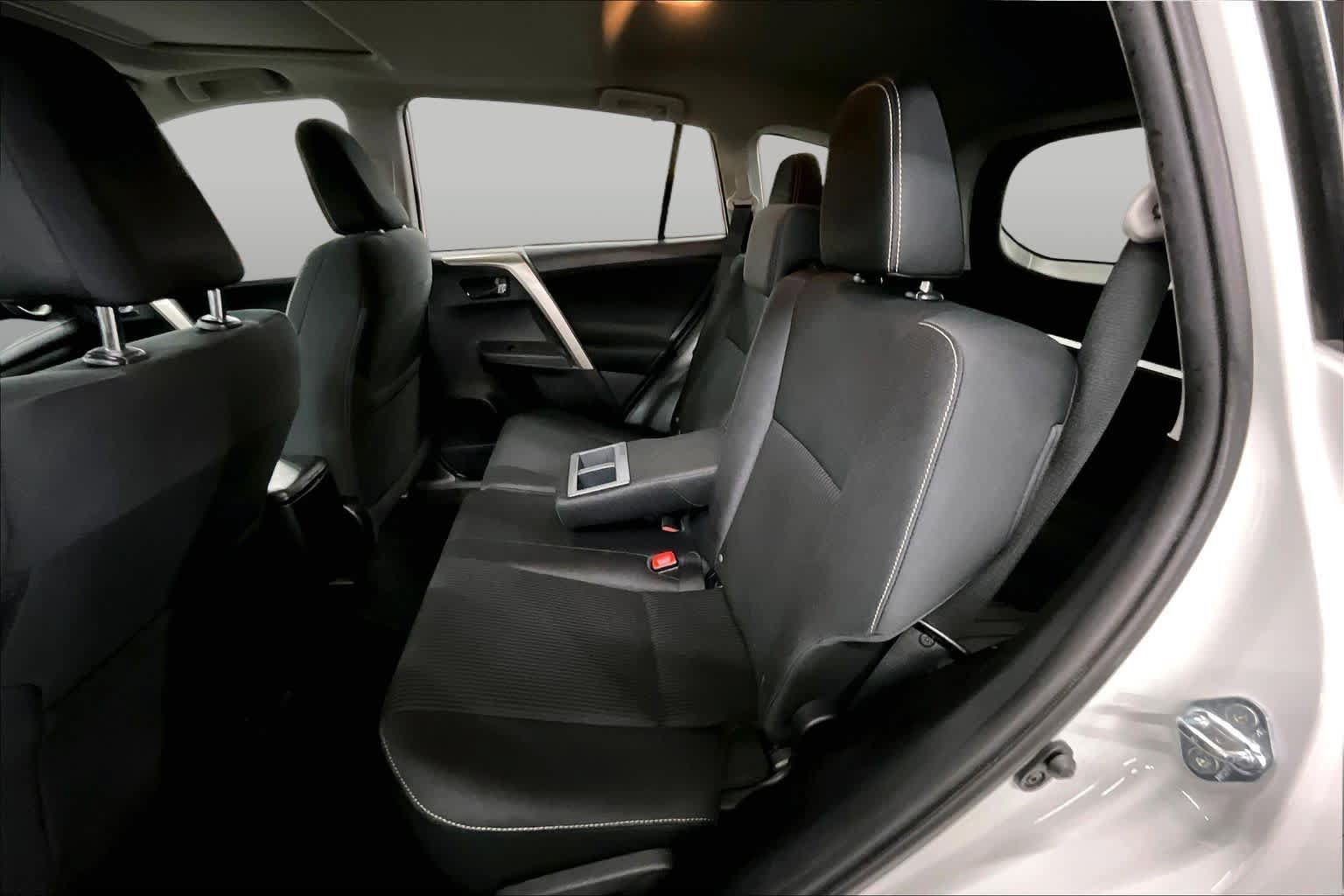Used 2014 Toyota RAV4 XLE FWD image 19