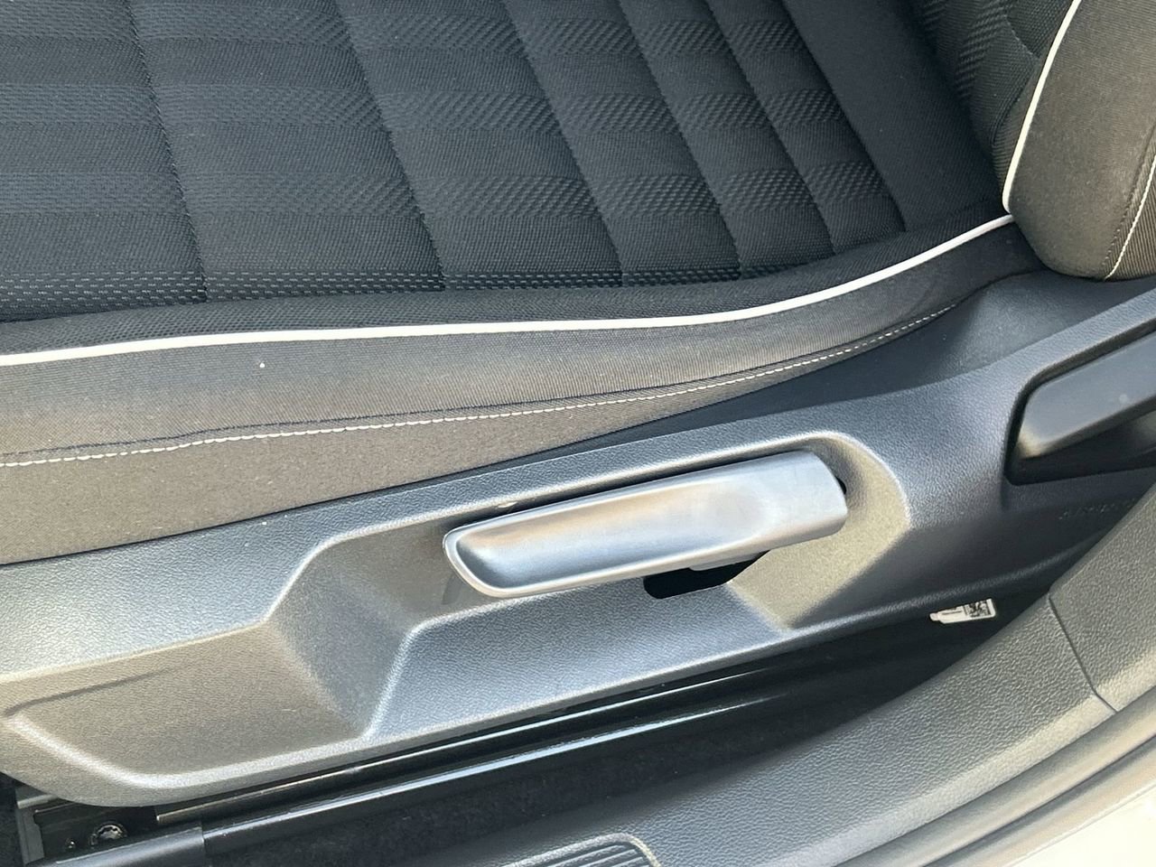 Certified 2024 Volkswagen Jetta Sport FWD image 17