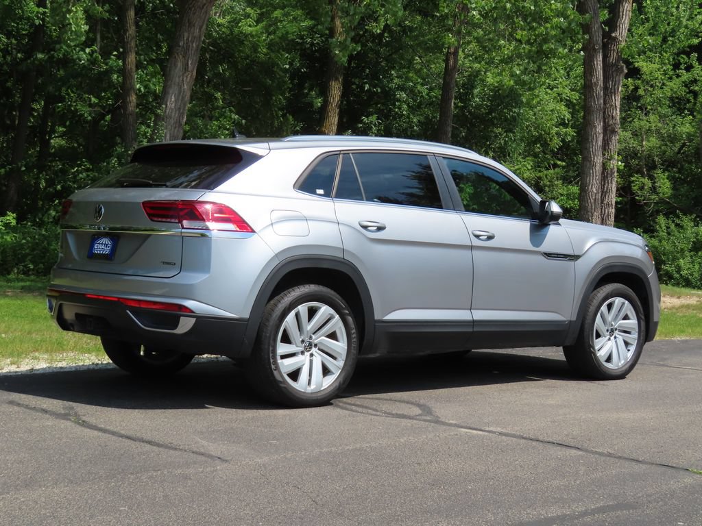 Used 2023 Volkswagen Atlas Cross Sport SE w/ Panoramic Sunroof Package AWD/4WD image 3