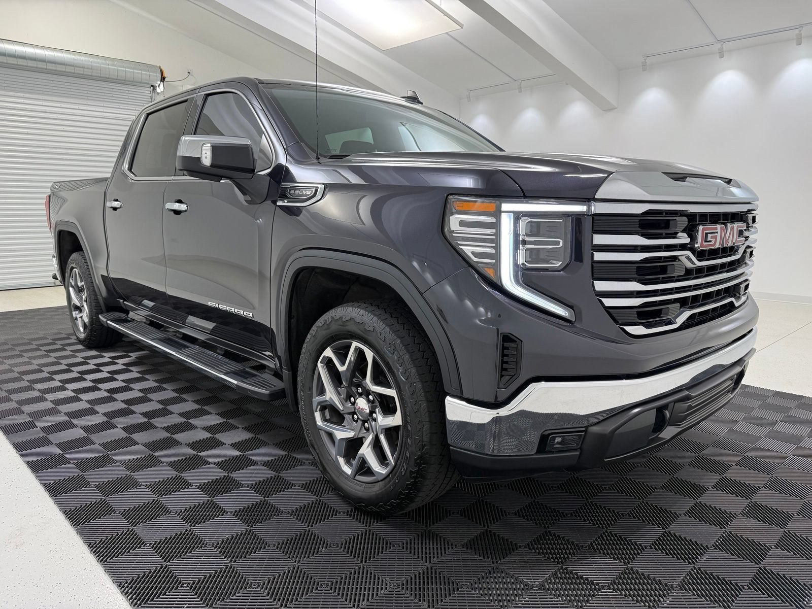 Used 2023 GMC Sierra 1500 SLT w/ SLT Premium Package
