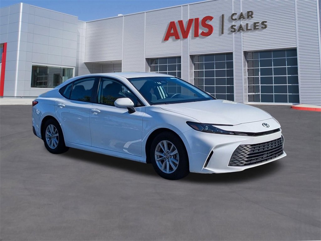 Used 2025 Toyota Camry SE image 9