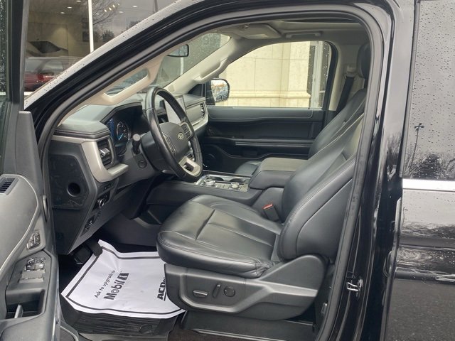 Used 2023 Ford Expedition XLT image 15