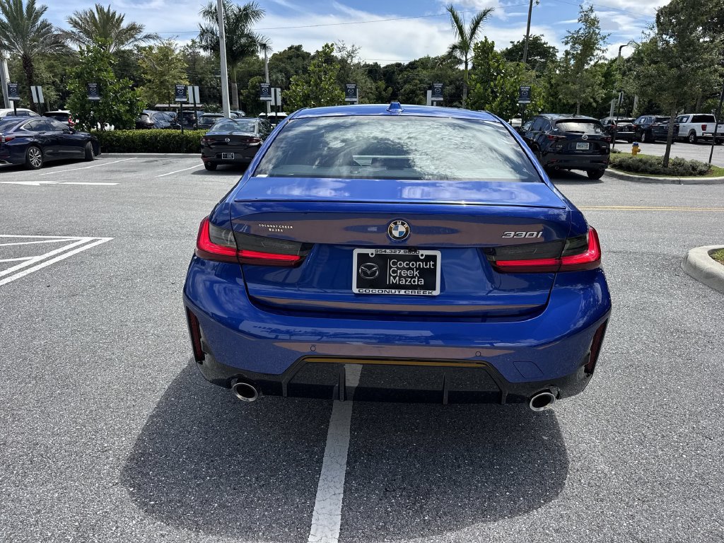 Used 2026 BMW 330i Sedan RWD image 2