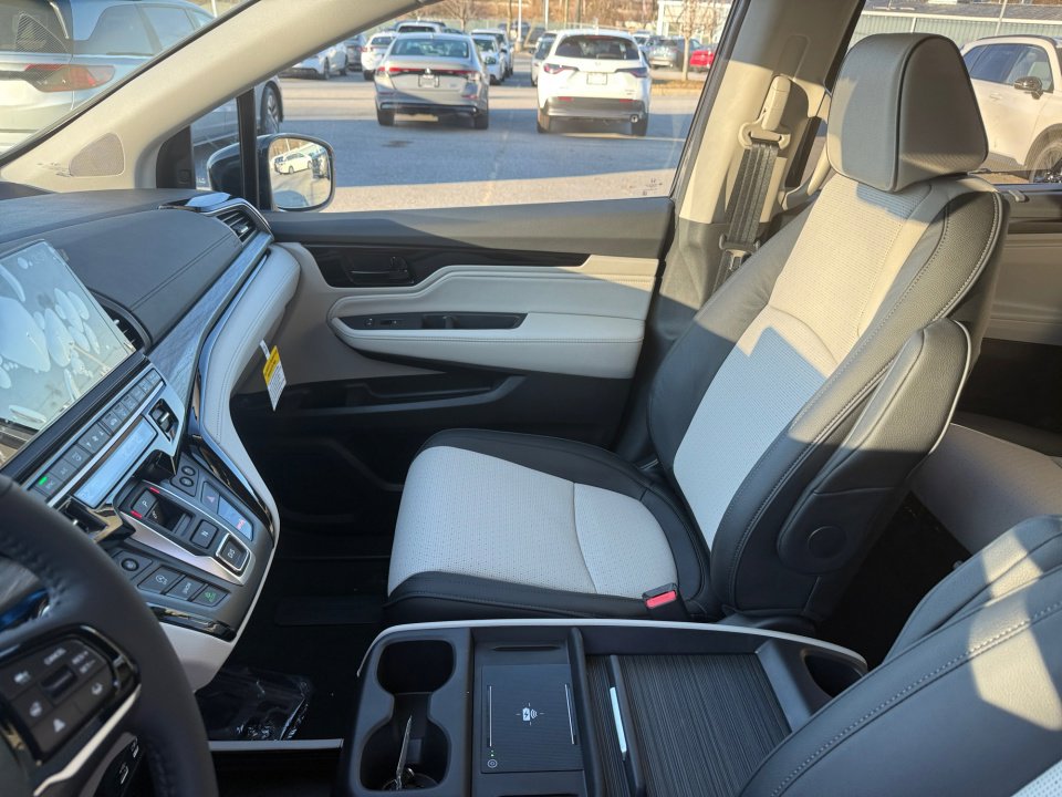 Used 2026 Honda Odyssey Elite image 28