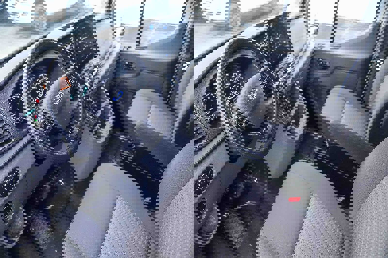 Used 2023 Ford Transit 350 XLT image 11