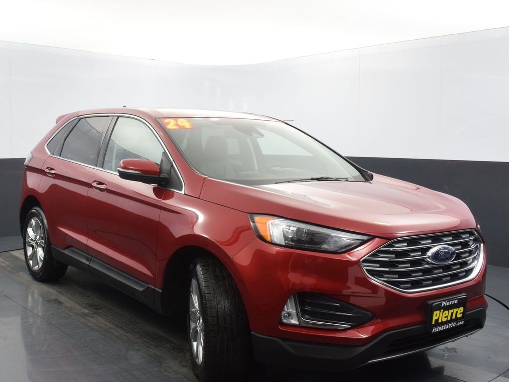 Used 2024 Ford Edge Titanium image 3