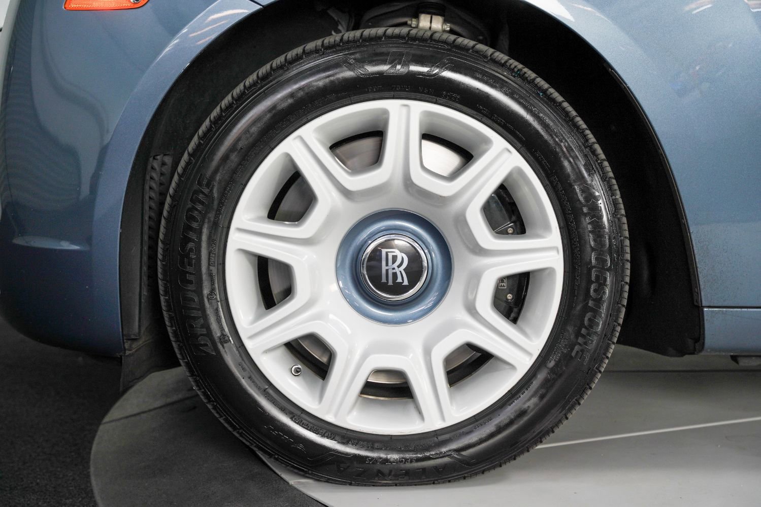 Used 2011 Rolls-Royce Ghost RWD image 16