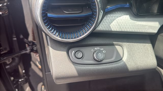 New 2026 Chevrolet Trax LT w/ Driver Confidence Package FWD image 14