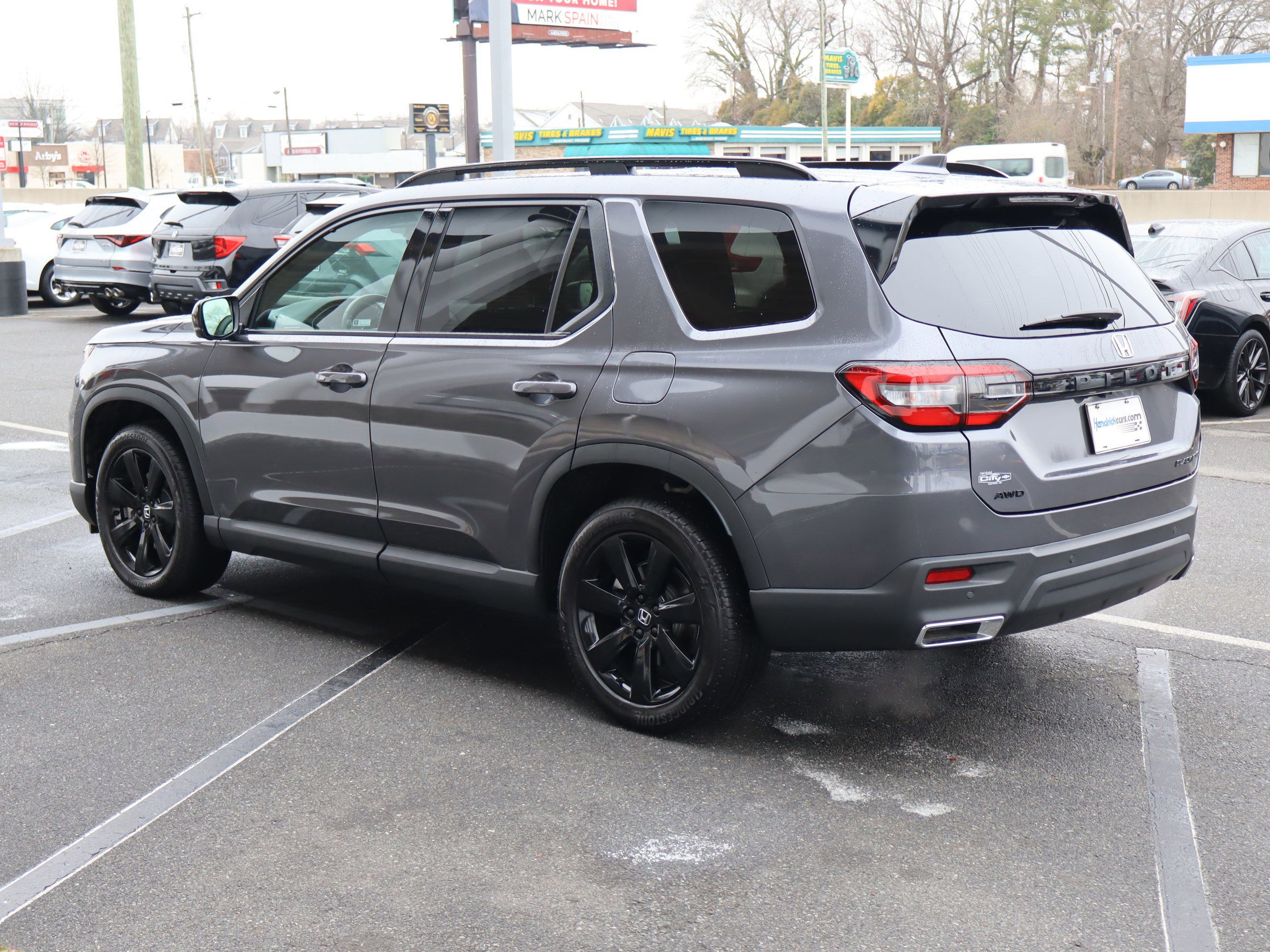 Used 2025 Honda Pilot Black Edition image 8