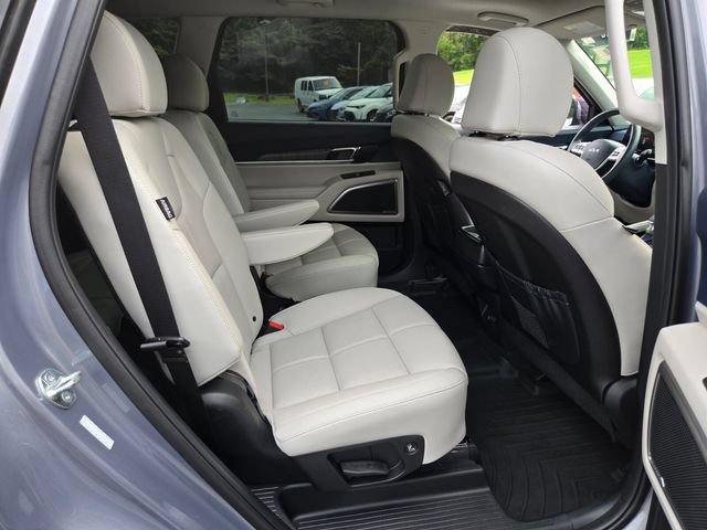 Used 2025 Kia Telluride EX w/ EX Captain's Chair Package FWD image 21