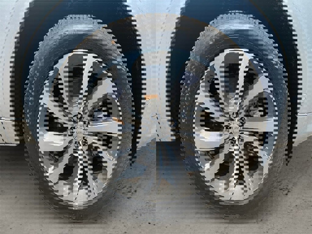 New 2025 Land Rover Discovery Sport S image 12