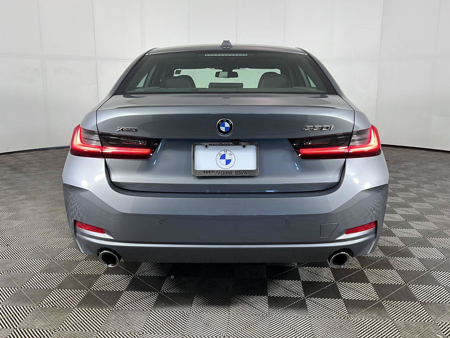 Used 2023 BMW 330i xDrive Sedan w/ Premium Package AWD/4WD image 6