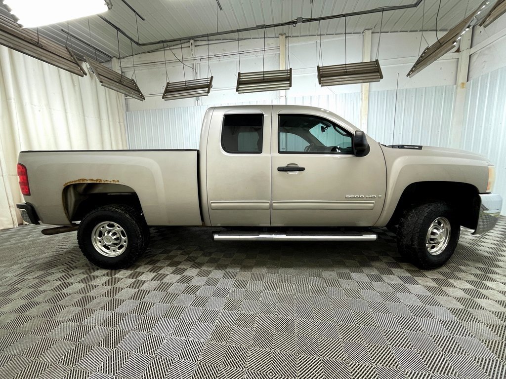 Used 2009 Chevrolet Silverado 2500 LT w/ Exterior Plus Package image 15