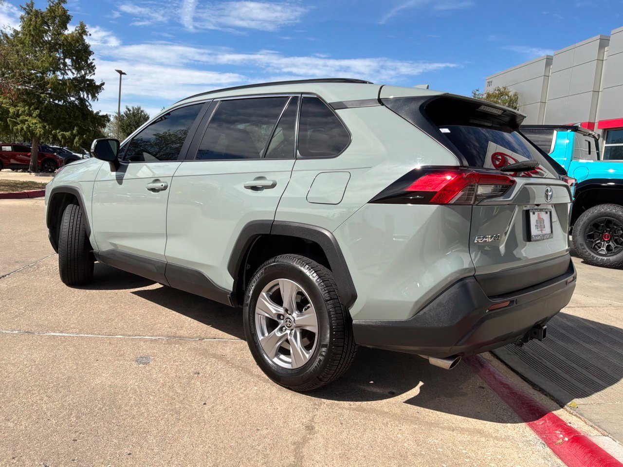 Used 2023 Toyota RAV4 XLE w/ Convenience Package FWD image 8