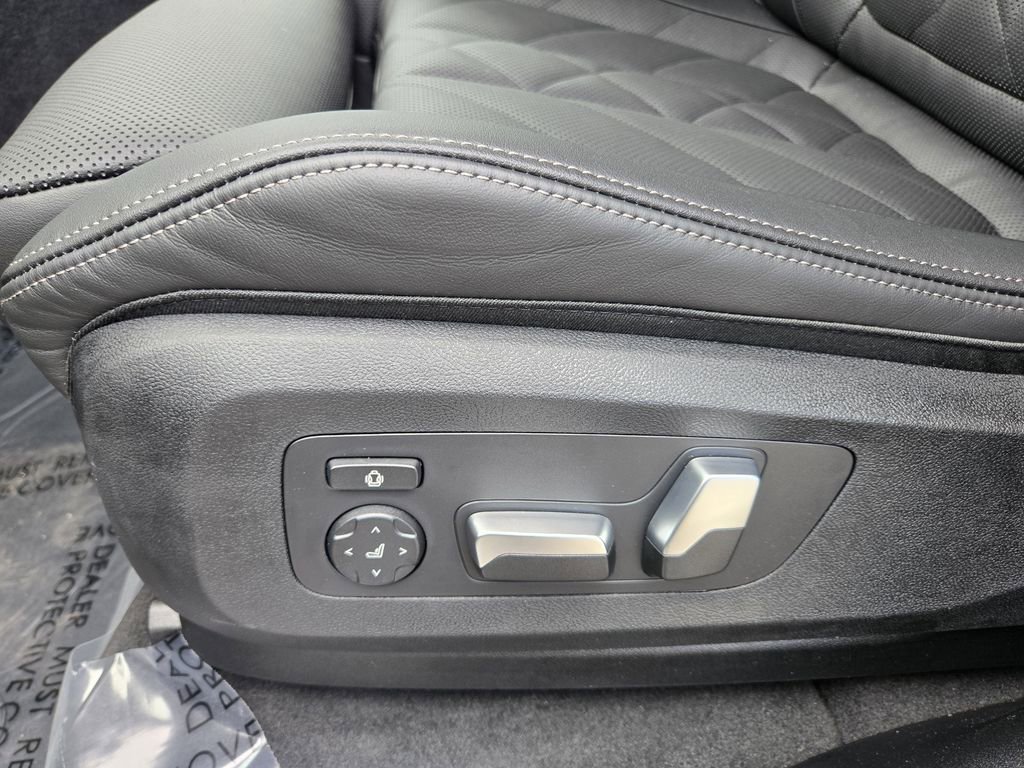 New 2026 BMW X5 xDrive50e w/ Parking Assistance Package image 26