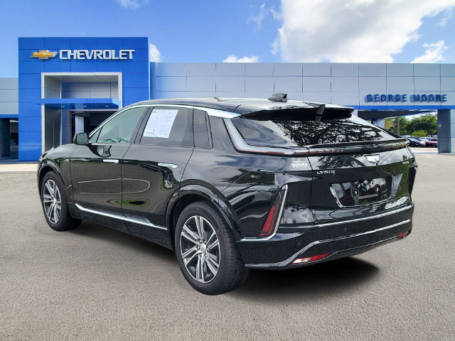 Certified 2024 Cadillac Lyriq Luxury AWD/4WD image 3