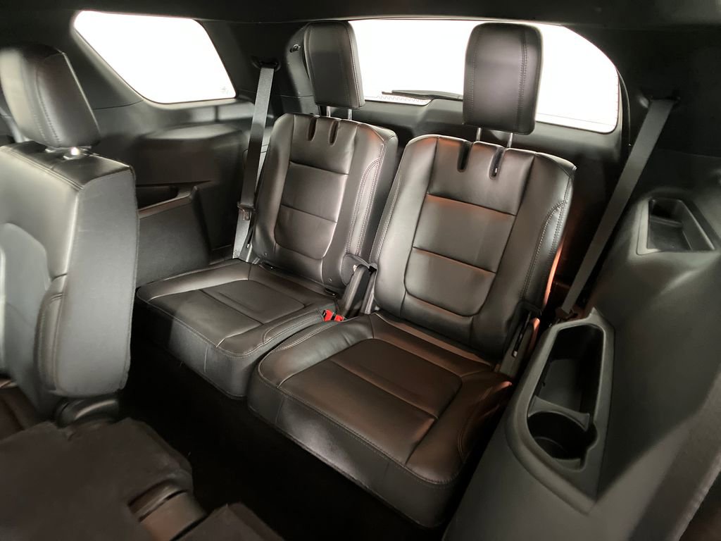 Used 2018 Ford Explorer XLT w/ Equipment Group 202A image 31
