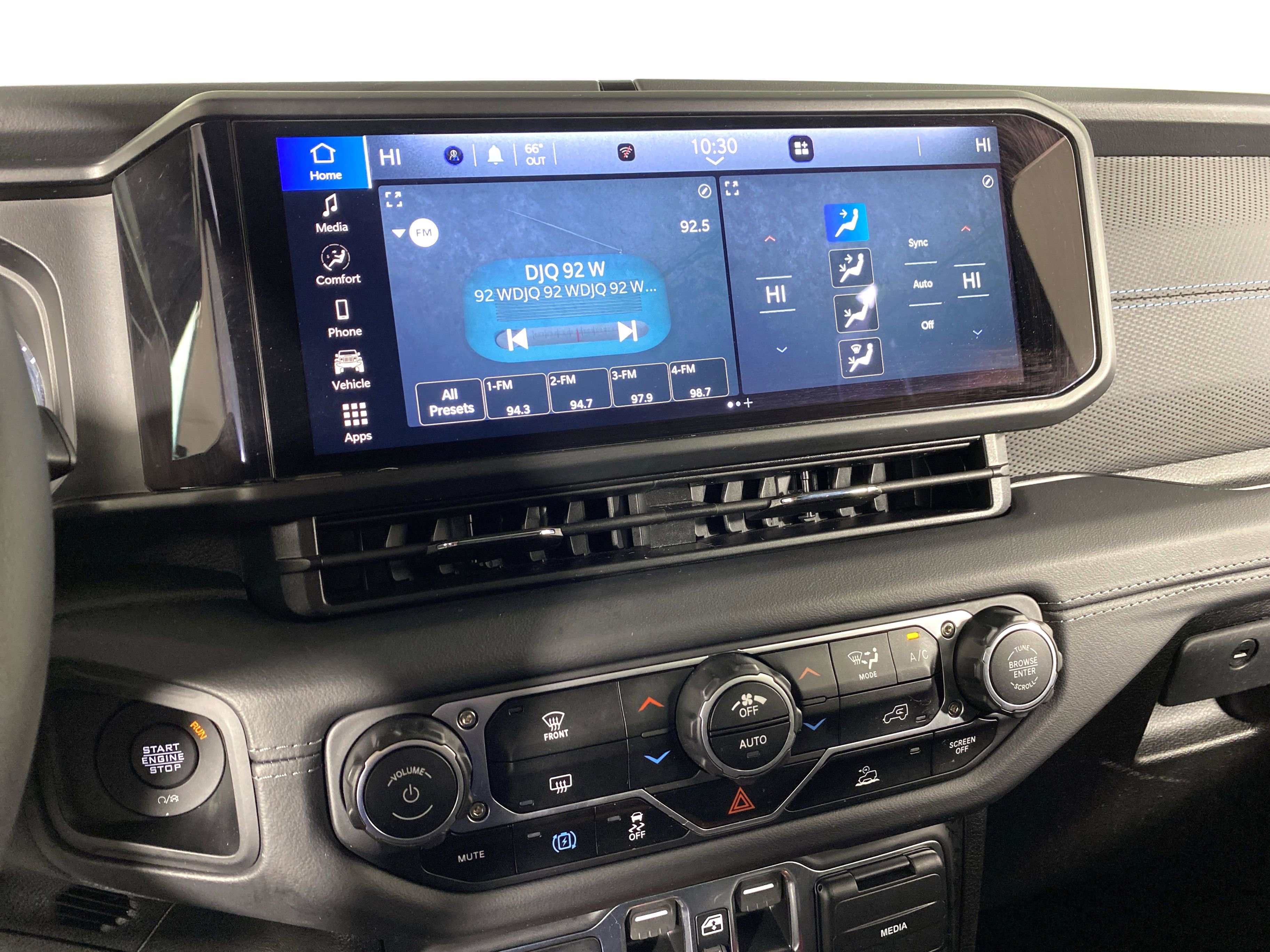 Used 2025 Jeep Wrangler Unlimited Rubicon 4xe AWD/4WD image 27