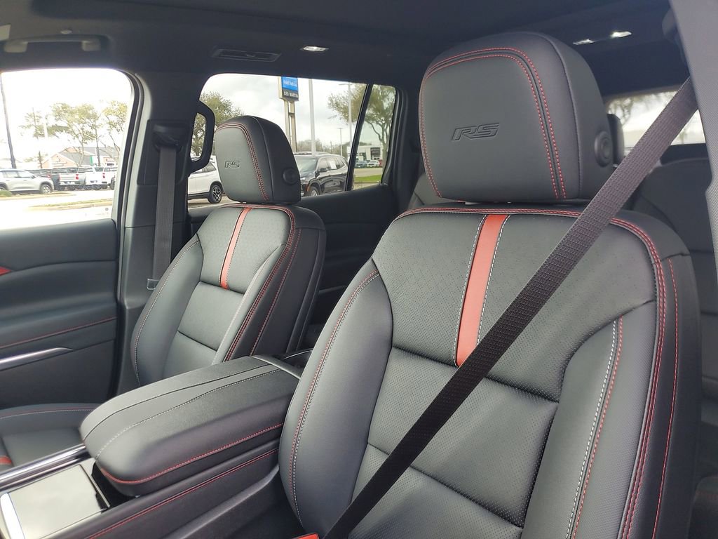 New 2026 Chevrolet Traverse RS w/ LPO, Floor Liner Package image 17