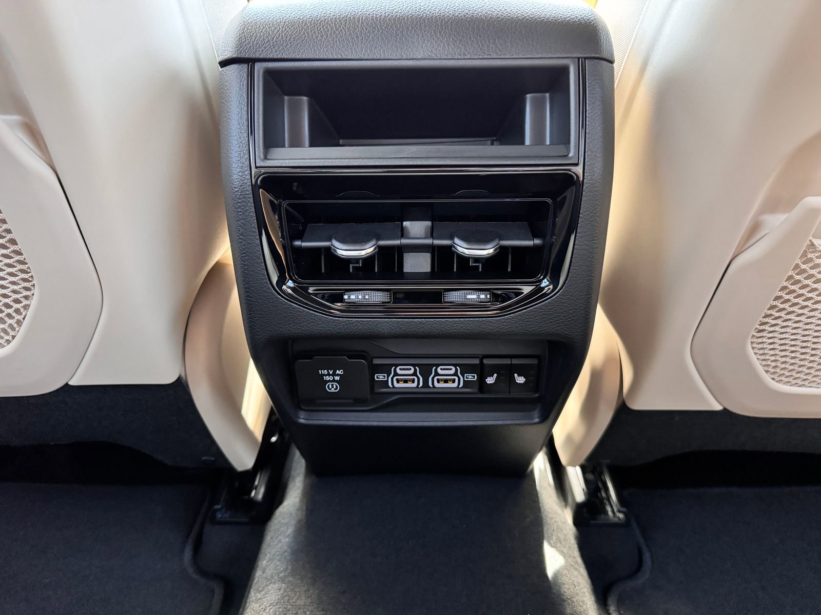 New 2025 Jeep Grand Cherokee Limited w/ Luxury Tech Group II image 31