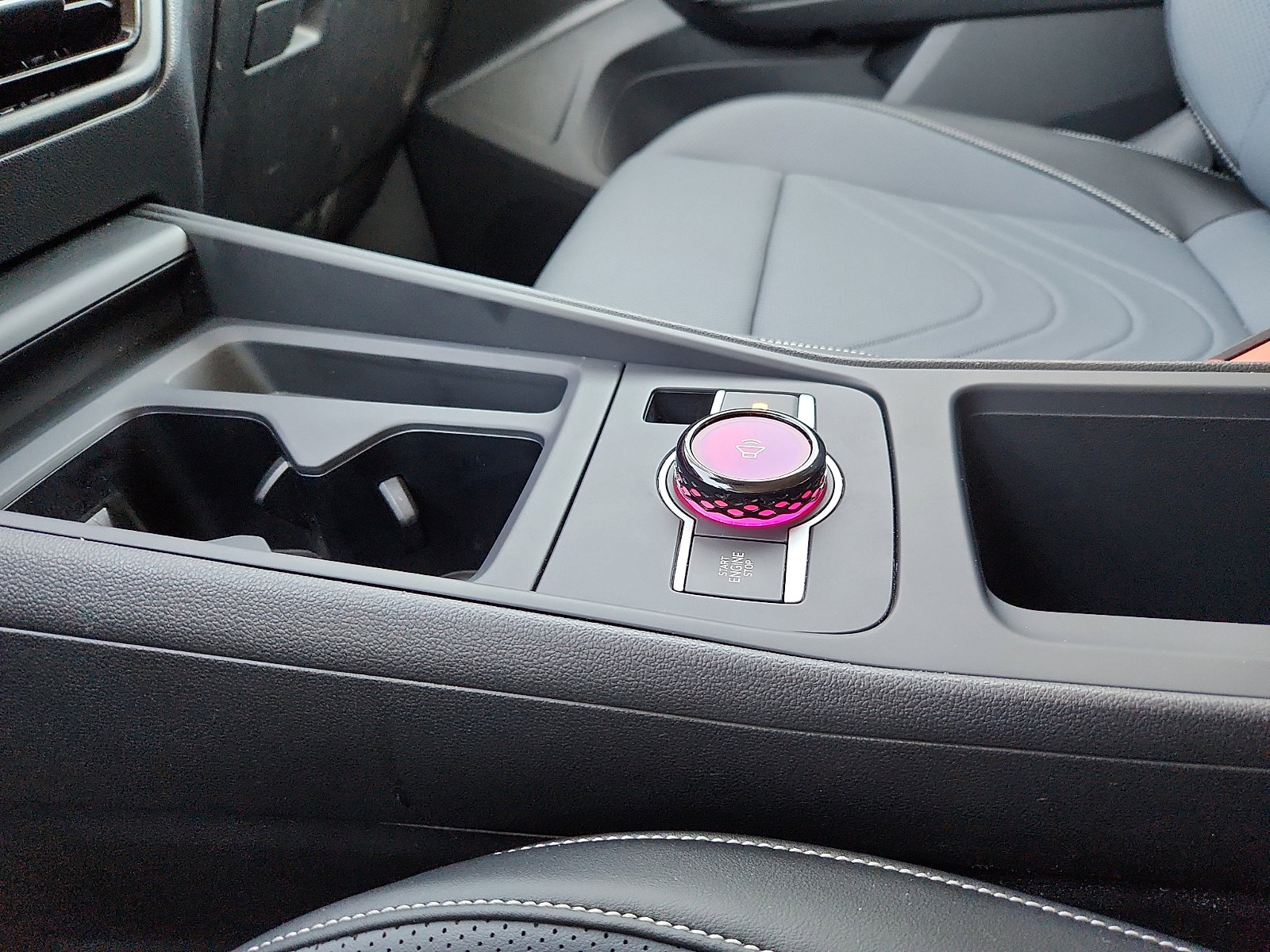 Certified 2025 Volkswagen Tiguan SE image 20