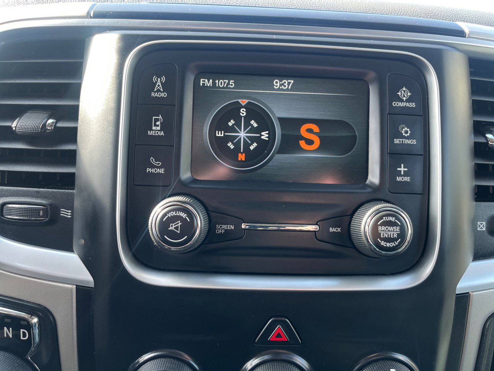 Used 2016 RAM 1500 Classic SLT image 28