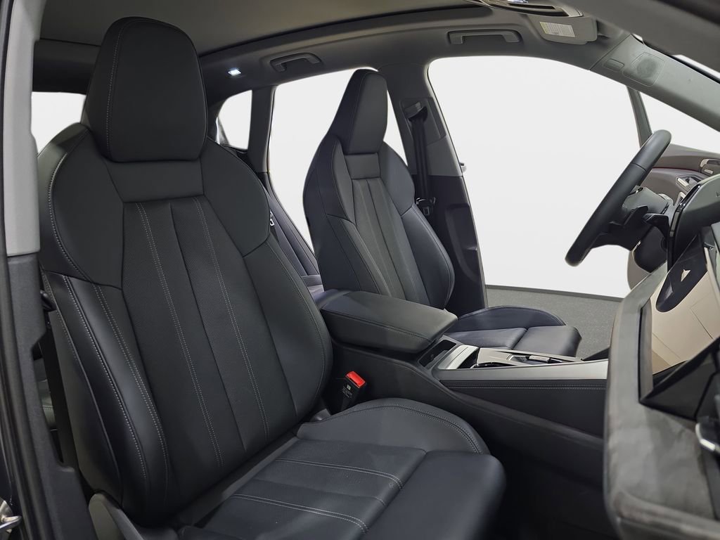 Used 2025 Audi Q5 Prestige image 12