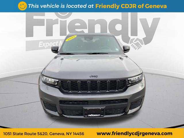 Used 2025 Jeep Grand Cherokee L Altitude image 2