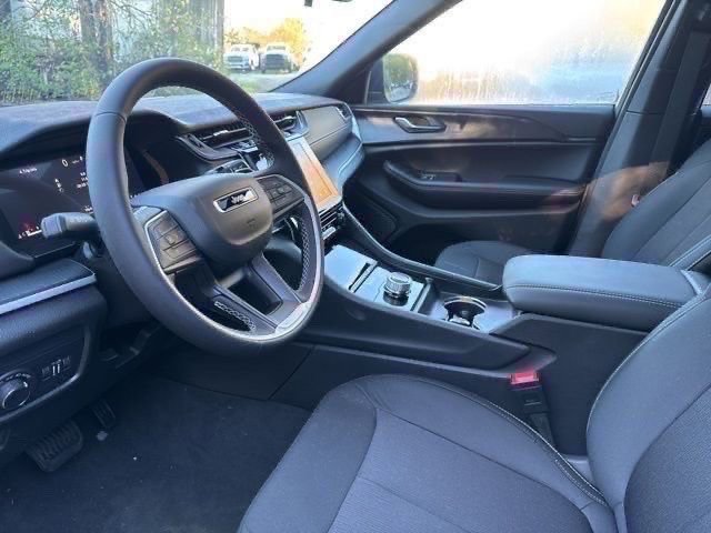 New 2025 Jeep Grand Cherokee Laredo X image 9