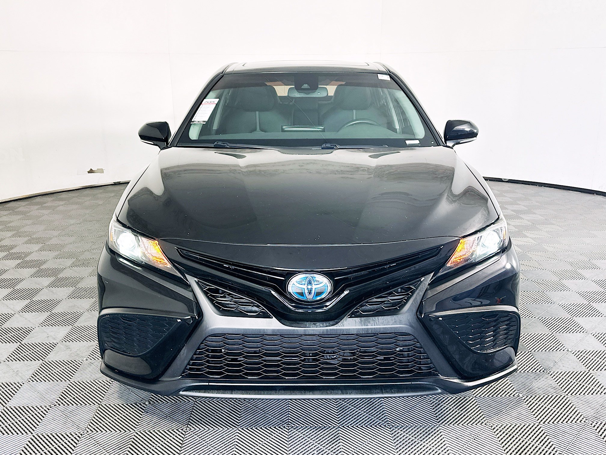 Used 2023 Toyota Camry SE w/ Audio Upgrade Package FWD image 8