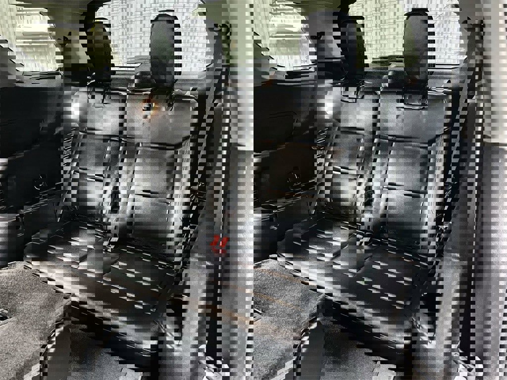 Used 2022 Ford Explorer XLT w/ Equipment Group 202A image 22