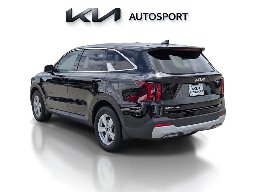 Certified 2025 Kia Sorento LX FWD image 10