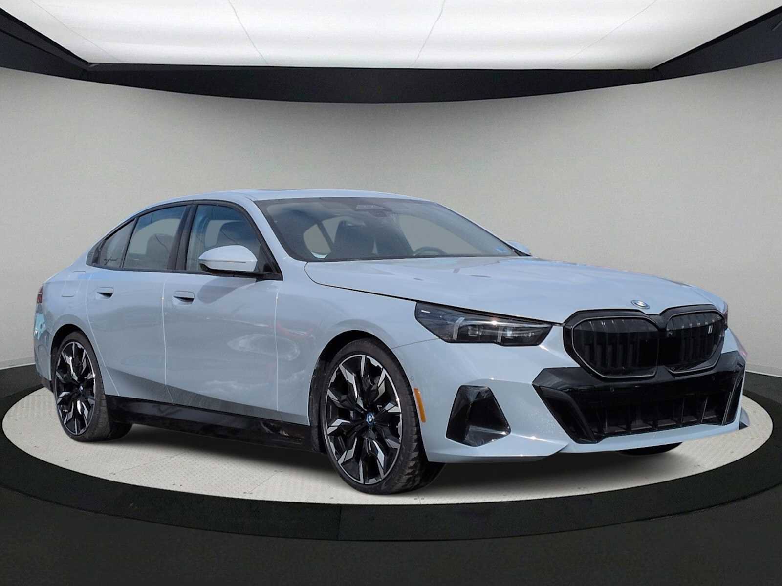 Used 2025 BMW i5 xDrive40 w/ M Sport Package image 2