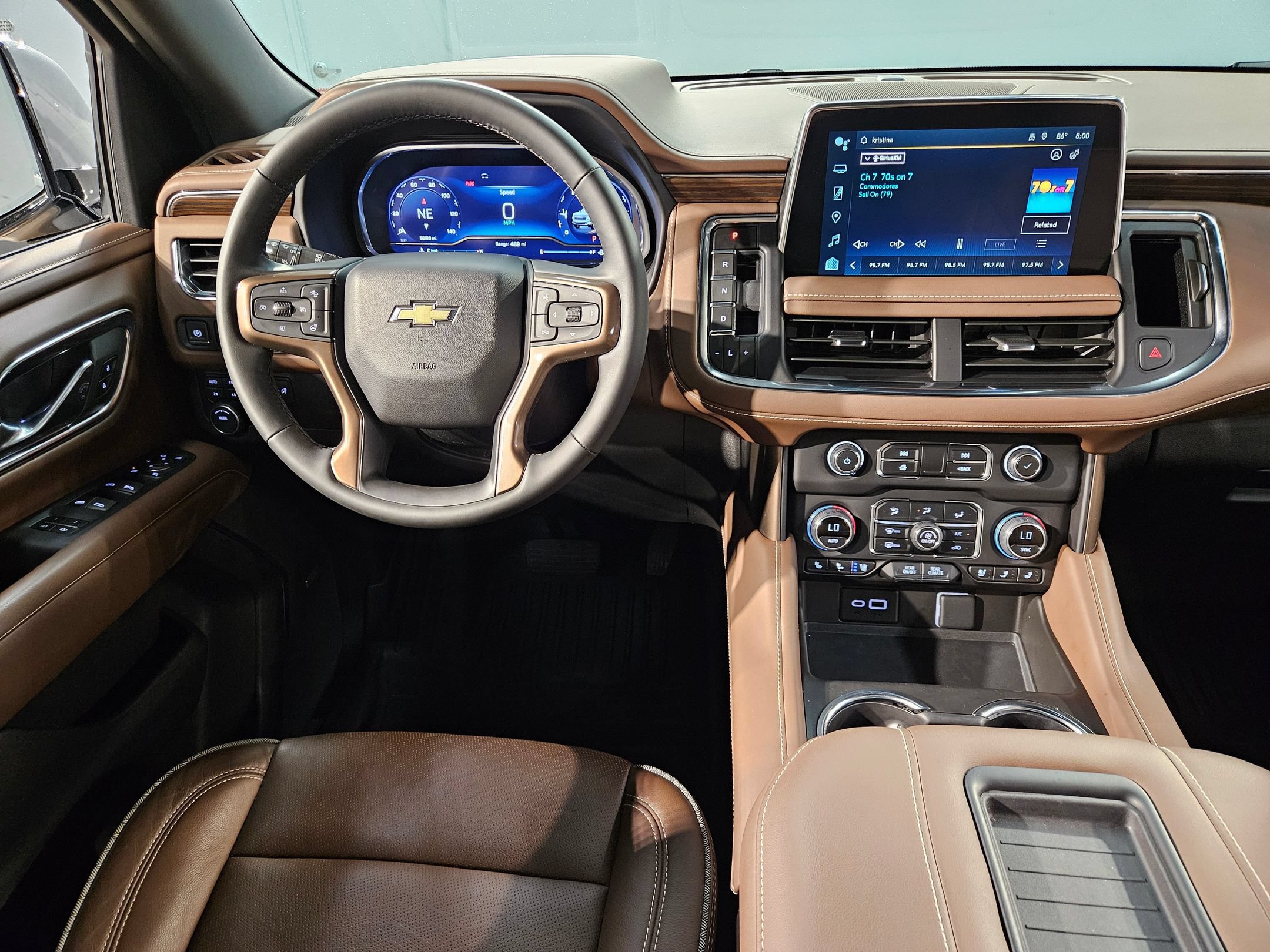 Used 2024 Chevrolet Tahoe High Country AWD/4WD image 9