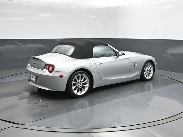 Used 2005 BMW Z4 2.5i image 11