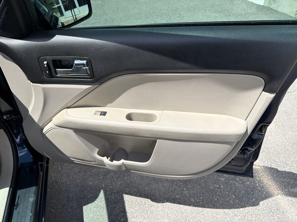 Used 2009 Ford Fusion SE FWD image 28