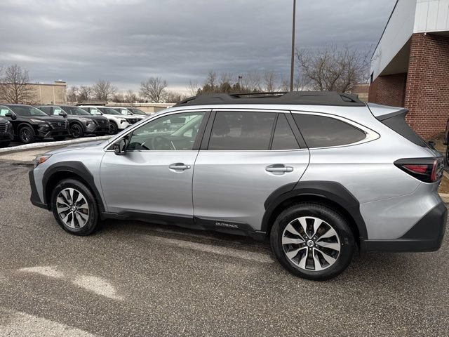 Used 2023 Subaru Outback Limited AWD/4WD image 31
