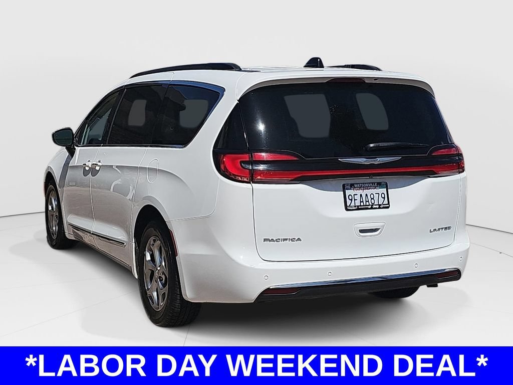 Used 2023 Chrysler Pacifica Limited FWD image 5