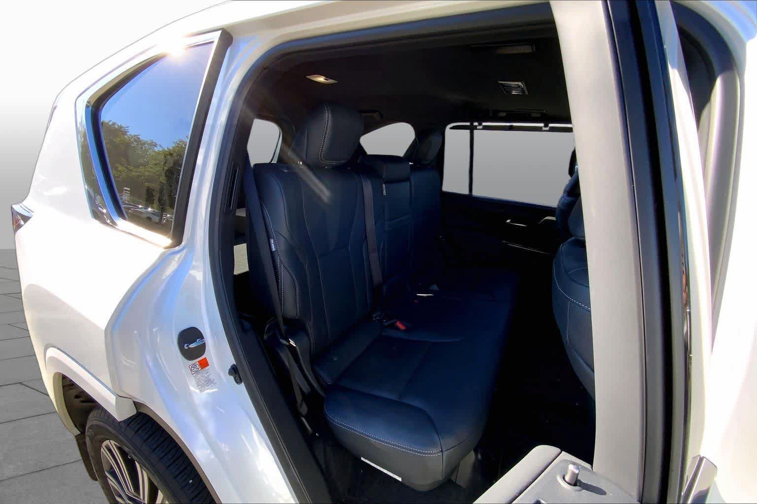 Used 2026 Lexus LX 700h Luxury w/ Accessory Package (Z1) AWD/4WD image 20