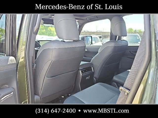 Used 2025 Lexus GX 550 w/ Accessory Package (2T) AWD/4WD image 12