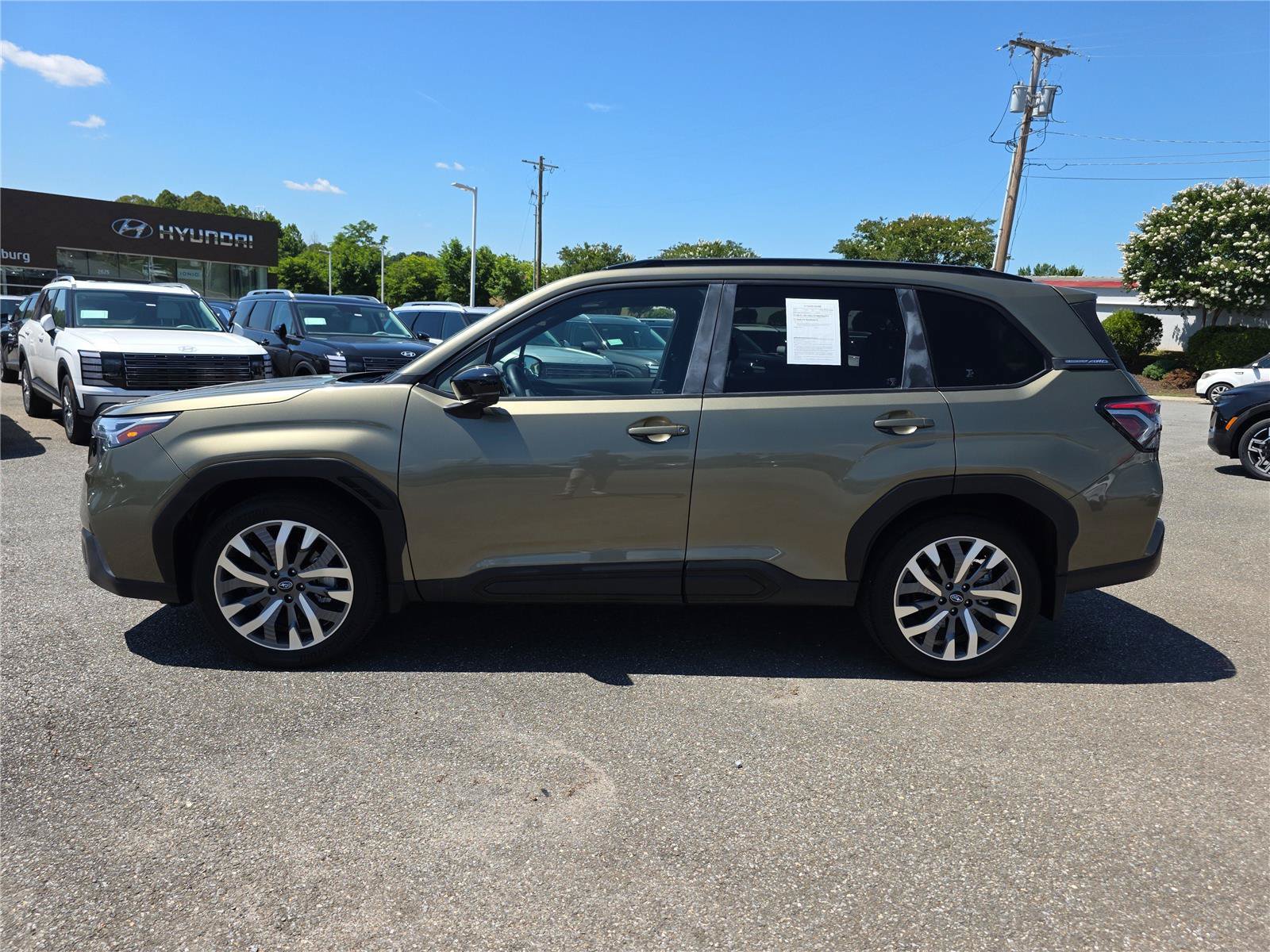 Used 2025 Subaru Forester Touring AWD/4WD image 17