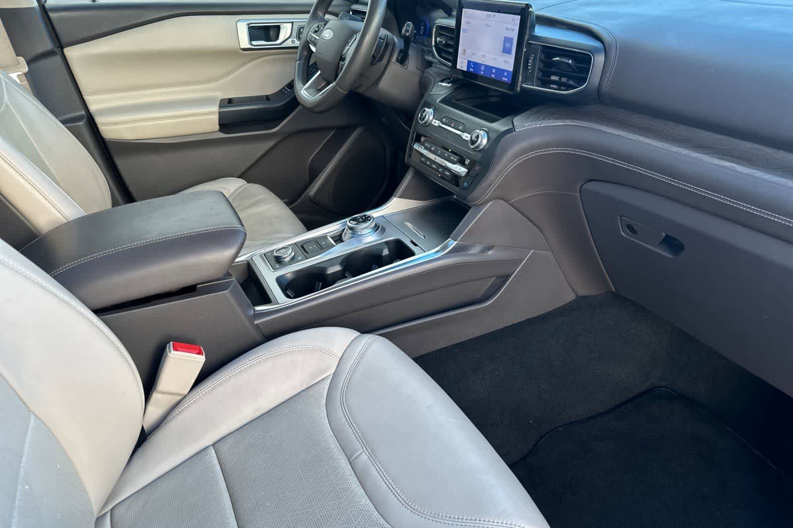 Used 2020 Ford Explorer Platinum AWD/4WD image 18