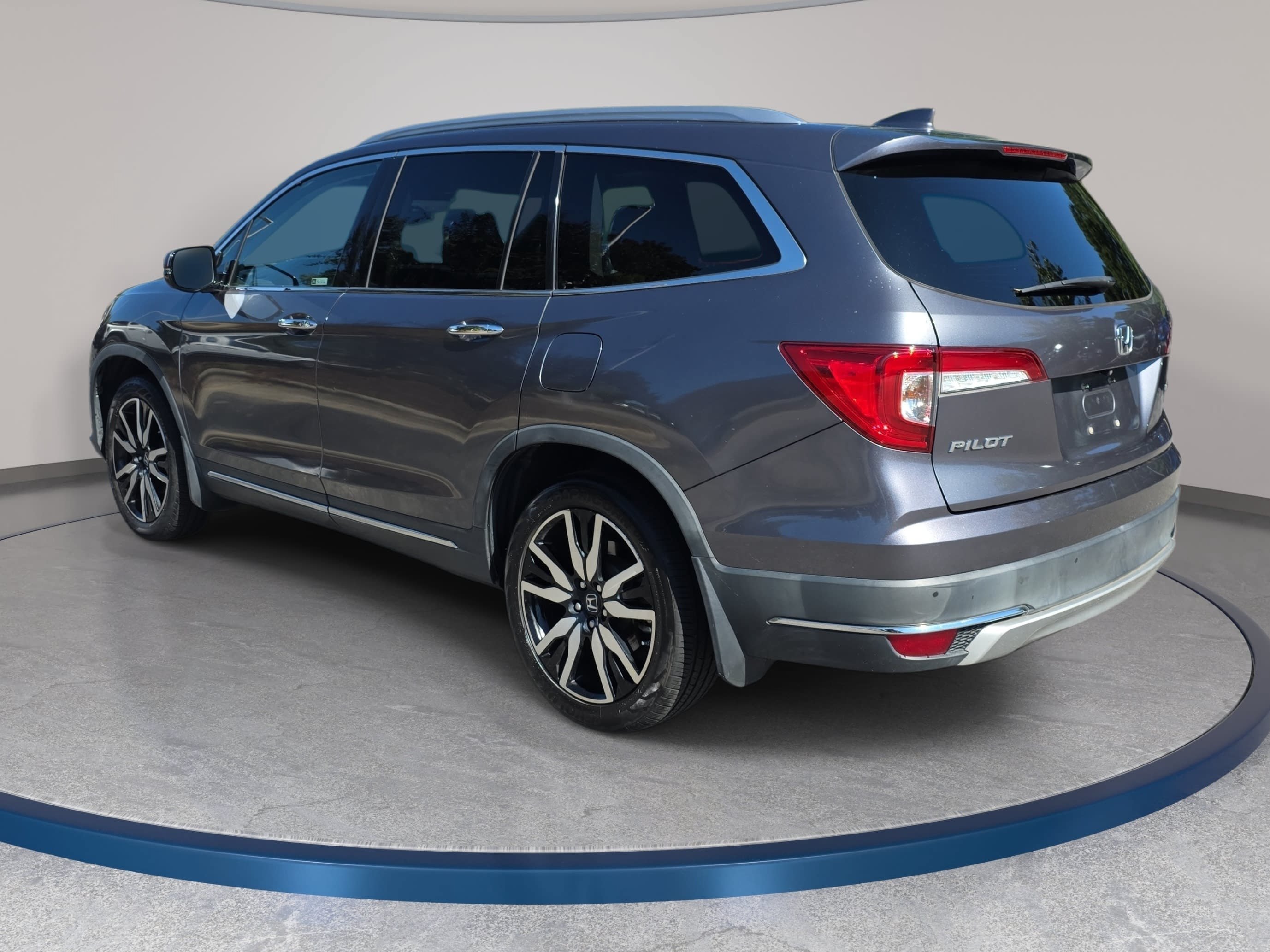 Used 2019 Honda Pilot Touring image 7