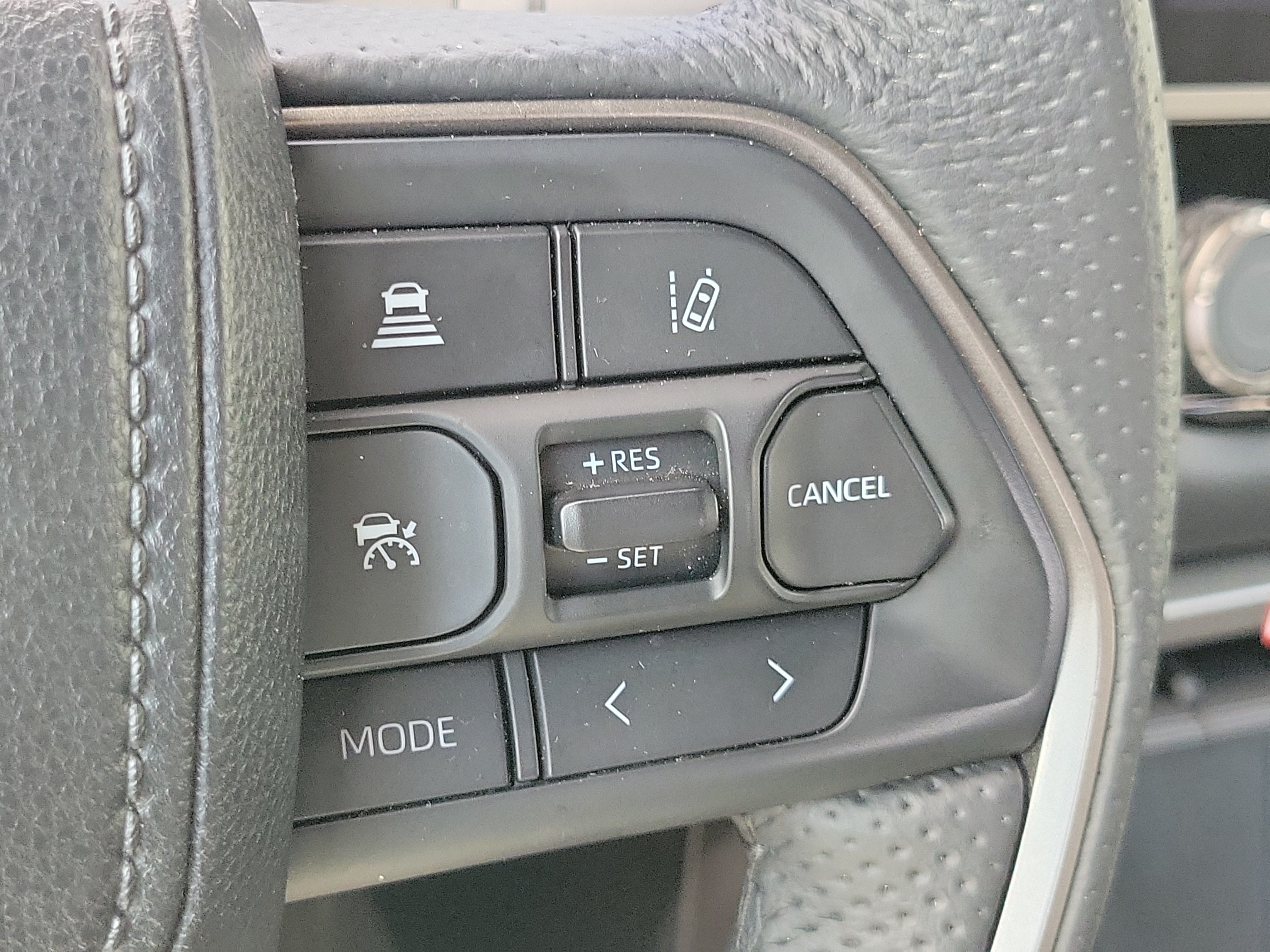 Used 2025 Toyota Tundra Limited AWD/4WD image 28