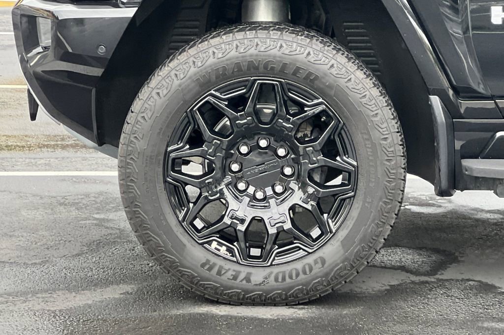 Used 2025 GMC Hummer EV 2X image 15